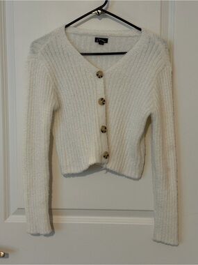 art class Cream Ribbed V-Neck Cropped Cardigan with Tortoise Buttons